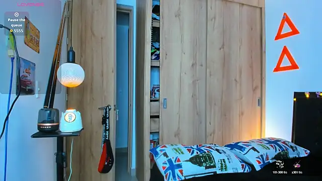 fitnolan online show from November 12, 2025, 8:48 am