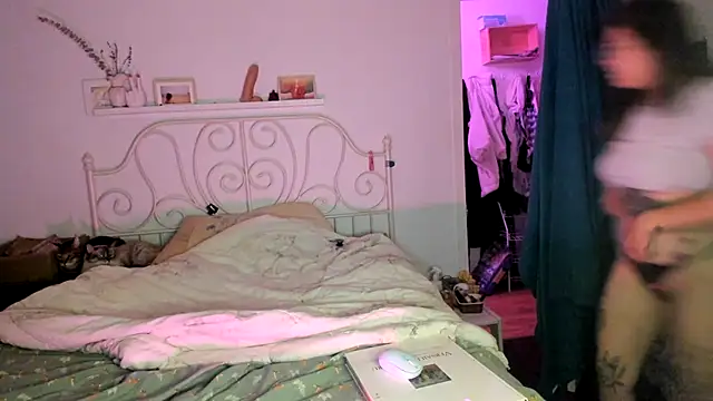 Snapshot of Rosiee69_ chatting on September 27, 2025, 11:10 pm Rosiee69 online show from September 27, 2025, 11:10 pm