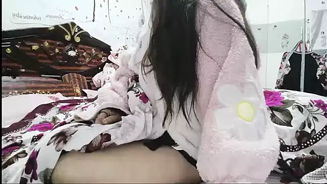 hebe-02 online show from October 31, 2025, 2:18 pm