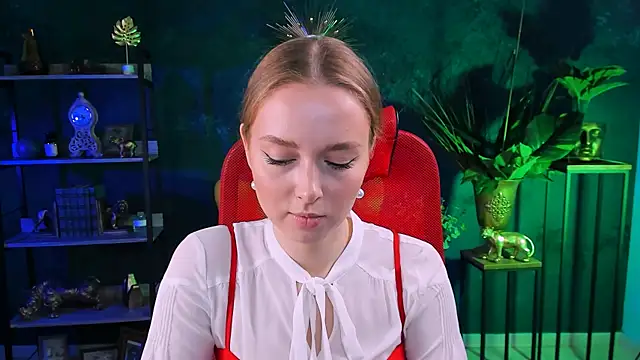 Snapshot of JenniferGraces chatting on February 18, 2025, 10:38 am JenniferGraces online show from February 18, 2025, 10:38 am