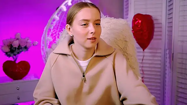 Snapshot of JenniferGraces chatting on February 25, 2025, 8:25 am JenniferGraces online show from February 25, 2025, 8:25 am