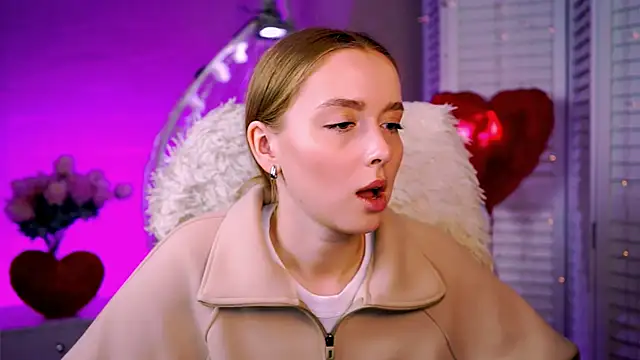 Snapshot of JenniferGraces chatting on February 25, 2025, 11:30 am JenniferGraces online show from February 25, 2025, 11:30 am