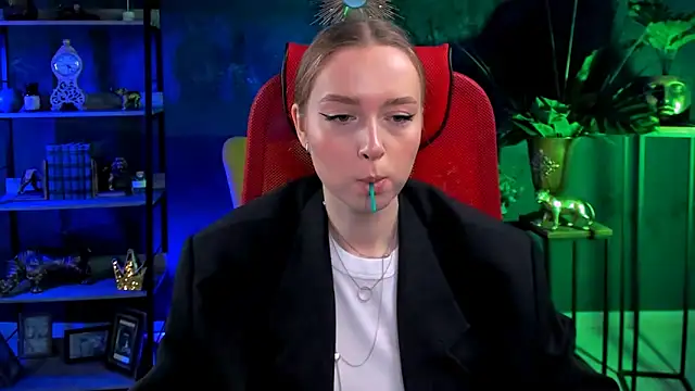 Snapshot of JenniferGraces chatting on March 6, 2025, 8:30 am JenniferGraces online show from March 6, 2025, 8:30 am