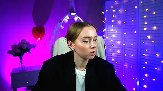 Snapshot of JenniferGraces chatting on March 6, 2025, 2:40 pm JenniferGraces online show from March 6, 2025, 2:40 pm