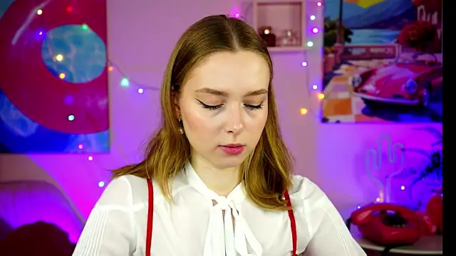 Snapshot of JenniferGraces chatting on March 14, 2025, 4:19 pm JenniferGraces online show from March 14, 2025, 4:19 pm