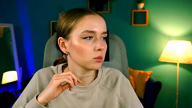 Snapshot of JenniferGraces chatting on March 17, 2025, 3:29 pm JenniferGraces online show from March 17, 2025, 3:29 pm