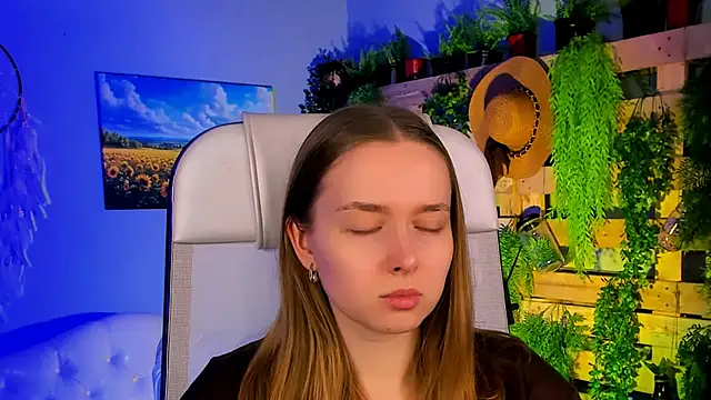 Snapshot of JenniferGraces chatting on October 14, 2025, 2:51 pm JenniferGraces online show from October 14, 2025, 2:51 pm