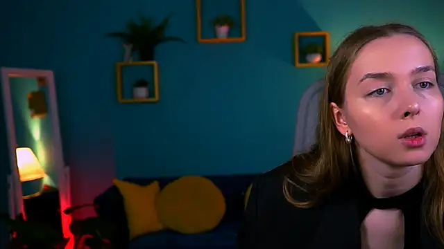 Snapshot of JenniferGraces chatting on October 22, 2025, 10:48 am JenniferGraces online show from October 22, 2025, 10:48 am