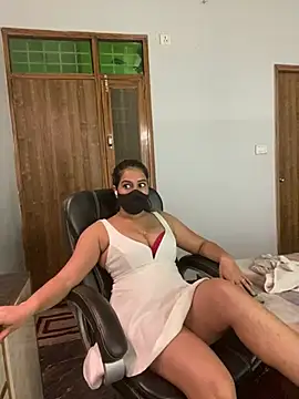 Sexy Madhuri Bhabhi online show from March 2, 2025, 7:43 am