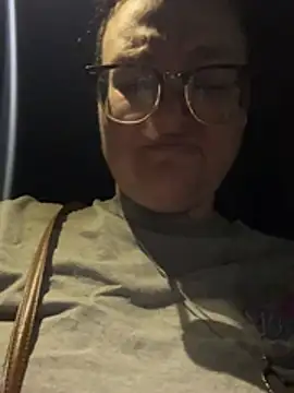 HTXBELLE online show from March 8, 2026, 2:26 am