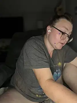 HTXBELLE online show from April 4, 2026, 11:24 pm