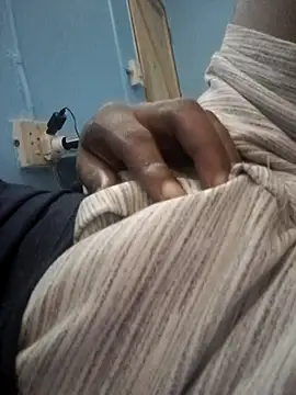  RapElani-2290 online show from February 19, 2025, 3:49 pm