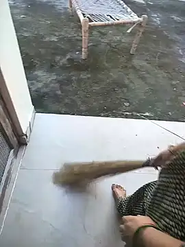 indian couple4 online show from September 9, 2025, 1:05 am