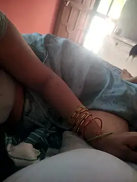 indian couple4 online show from November 6, 2025, 8:04 am