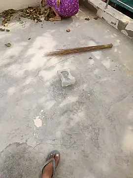 indian couple4 online show from April 17, 2026, 3:31 am