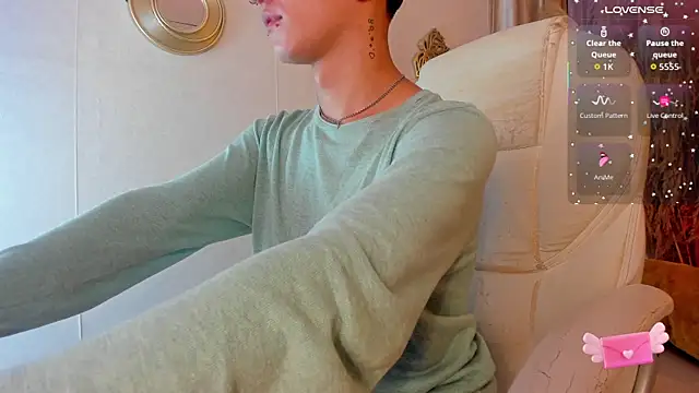 iiangel  online show from September 13, 2025, 3:28 am