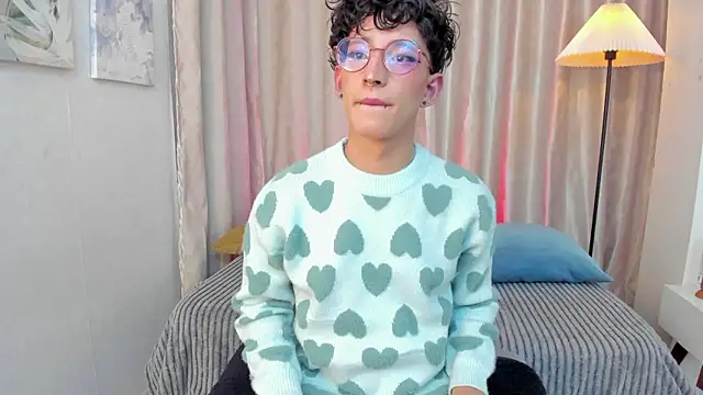 iiangel  online show from February 17, 2026, 3:36 am