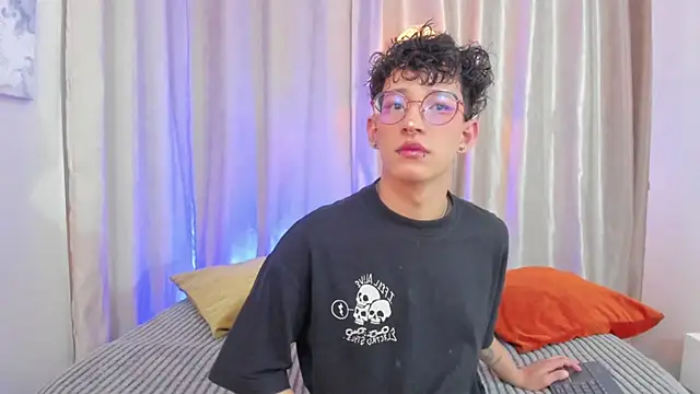 iiangel  online show from February 28, 2026, 3:51 am