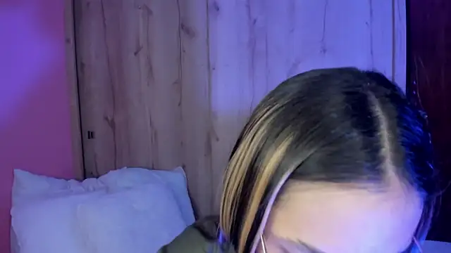 TANIA 06 online show from May 21, 2026, 1:18 pm