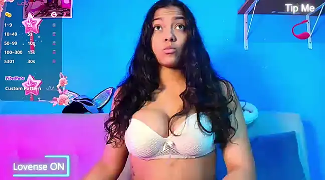 Snapshot of Vicky_Miller_05 chatting on February 26, 2025, 11:26 pm Vicky Miller 05 online show from February 26, 2025, 11:26 pm