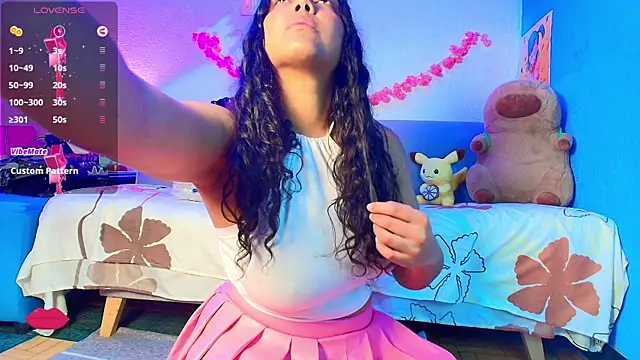 Snapshot of Vicky_Miller_05 chatting on October 17, 2025, 8:11 pm Vicky Miller 05 online show from October 17, 2025, 8:11 pm