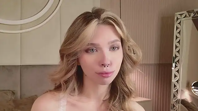 Snapshot of Sierra_Fane chatting on June 27, 2026, 6:07 am Sierra Fane online show from June 27, 2026, 6:07 am