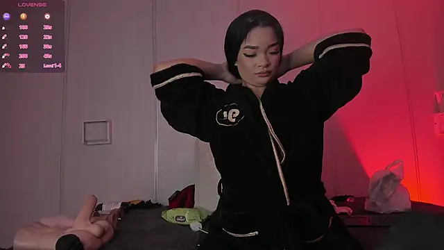 sasha riverss online show from December 22, 2025, 7:33 pm