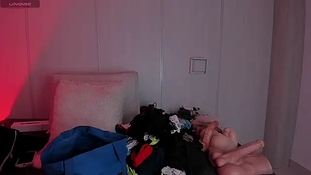 sasha riverss online show from January 31, 2026, 7:23 pm