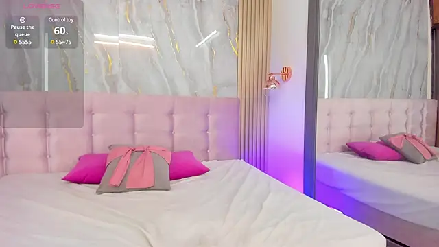 Snapshot of SalomeeHills chatting on March 20, 2025, 5:04 pm SalomeeHills online show from March 20, 2025, 5:04 pm