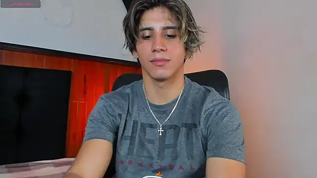 Snapshot of Allex_Cano chatting on September 25, 2025, 10:02 pm Allex Cano online show from September 25, 2025, 10:02 pm