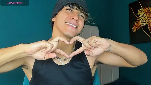 Snapshot of Allex_Cano chatting on September 28, 2025, 11:10 pm Allex Cano online show from September 28, 2025, 11:10 pm
