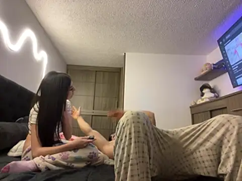 DesireLuxe online show from January 16, 2026, 7:45 am