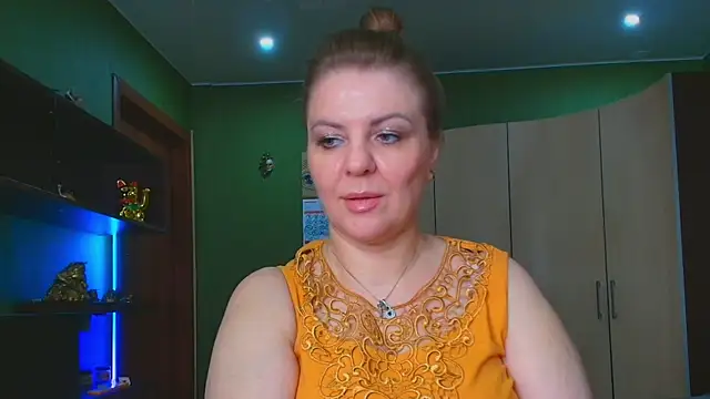 Snapshot of VeronikawGold chatting on June 25, 2026, 5:45 am VeronikawGold online show from June 25, 2026, 5:45 am