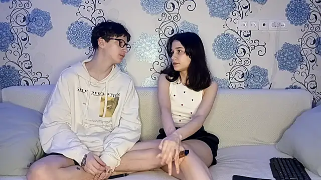 baby lesi online show from December 17, 2025, 6:58 pm