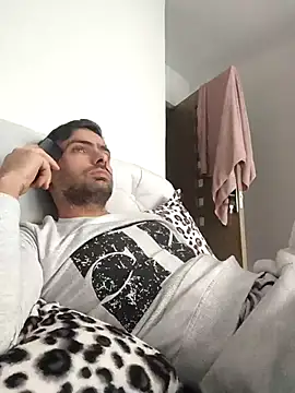 Snapshot of andreiiiii2025 chatting on December 1, 2025, 11:48 am andreiiiii2025 online show from December 1, 2025, 11:48 am