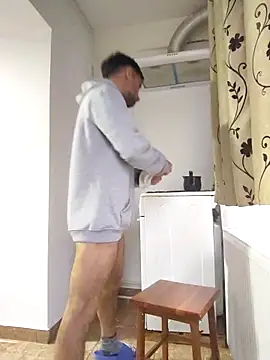 Snapshot of andreiiiii2025 chatting on December 3, 2025, 12:03 pm andreiiiii2025 online show from December 3, 2025, 12:03 pm