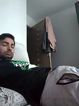 Snapshot of andreiiiii2025 chatting on March 3, 2026, 2:23 pm andreiiiii2025 online show from March 3, 2026, 2:23 pm