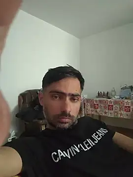 Snapshot of andreiiiii2025 chatting on May 25, 2026, 12:55 pm andreiiiii2025 online show from May 25, 2026, 12:55 pm