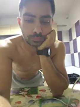 Snapshot of andreiiiii2025 chatting on July 9, 2026, 10:19 am andreiiiii2025 online show from July 9, 2026, 10:19 am