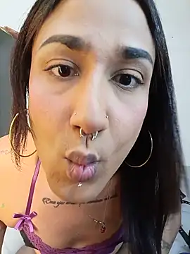 amydelahozgomez online show from June 12, 2026, 7:07 am