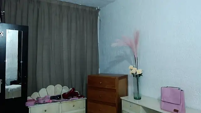 EngelCristaly online show from September 11, 2025, 7:08 am