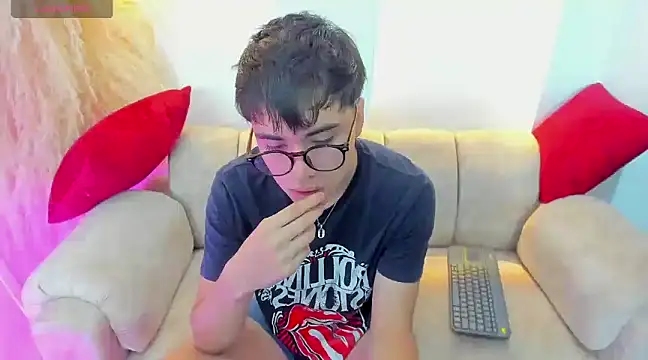 liam orion online show from March 22, 2025, 9:53 pm