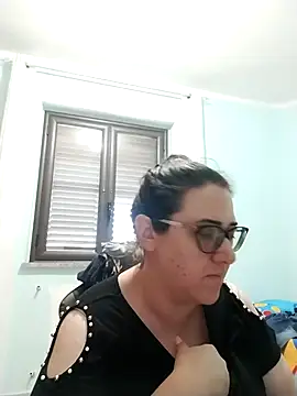 Snapshot of Dolcecurvy chatting on June 26, 2026, 12:53 pm Dolcecurvy online show from June 26, 2026, 12:53 pm