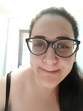 Snapshot of Dolcecurvy chatting on July 4, 2026, 1:06 pm Dolcecurvy online show from July 4, 2026, 1:06 pm