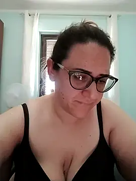 Snapshot of Dolcecurvy chatting on July 5, 2026, 1:51 pm Dolcecurvy online show from July 5, 2026, 1:51 pm