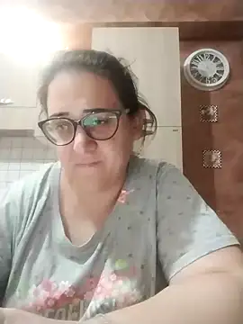 Snapshot of Dolcecurvy chatting on August 2, 2026, 9:24 pm Dolcecurvy online show from August 2, 2026, 9:24 pm
