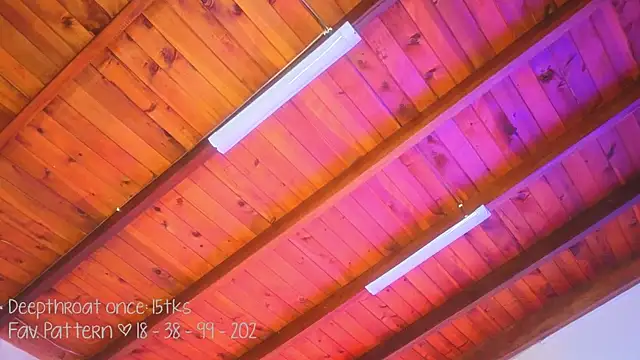 Leaa Cox online show from April 14, 2026, 4:29 am