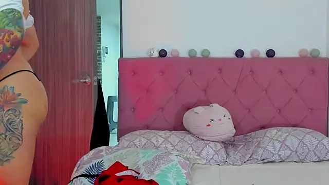 Snapshot of ela_black chatting on February 21, 2025, 1:00 pm ela black online show from February 21, 2025, 1:00 pm