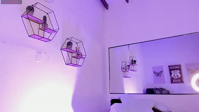 Little Lau1 online show from October 9, 2025, 9:57 pm