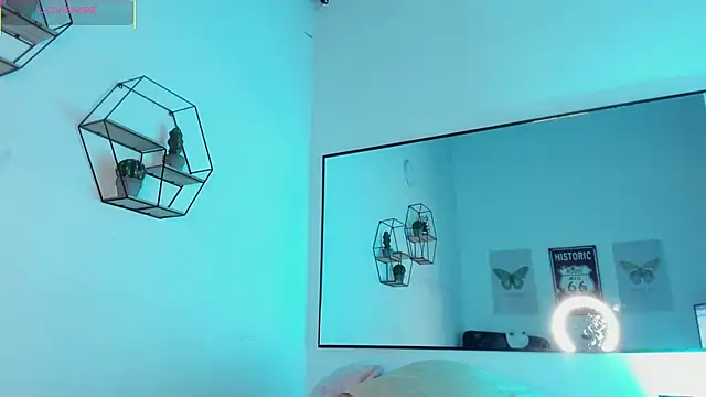 Little Lau1 online show from November 18, 2025, 10:03 pm